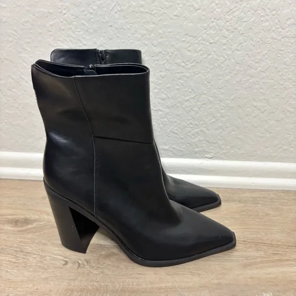 Steve Madden Silvee Black Leather Pointed Toe Block Heel Boots Size 9 - Picture 2 of 6